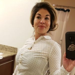 Meet your Posher, Monique